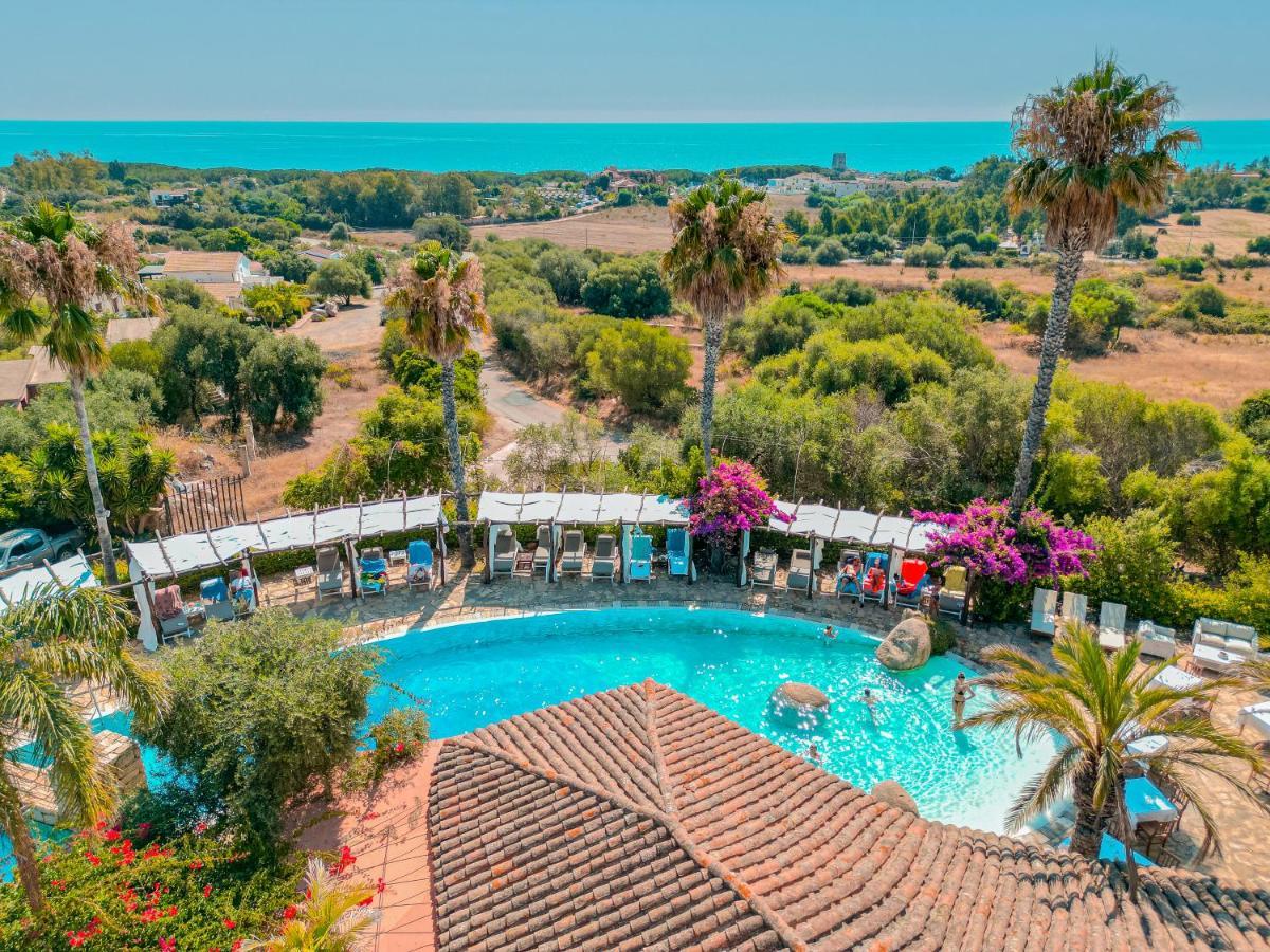 Hotel Galanias Bari Sardo Exterior foto